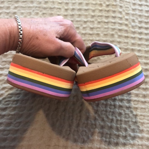 COPY - Roxy 7 Woman NWT  ROXY Squishy Flop Flop.  I have 4 pairs for myself. SO… - Picture 5 of 7